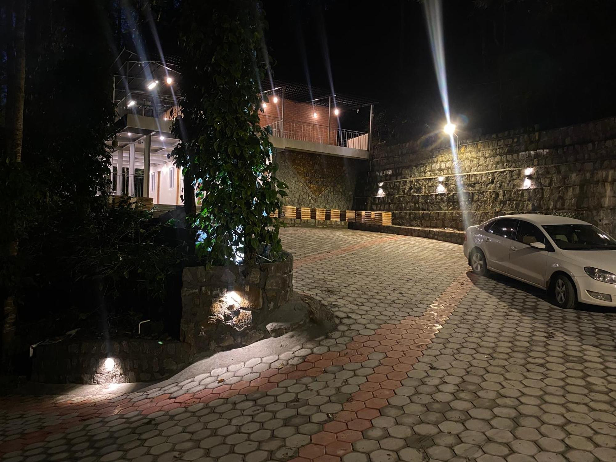 Hotel 100 Oaks Estate Yercaud Esterno foto