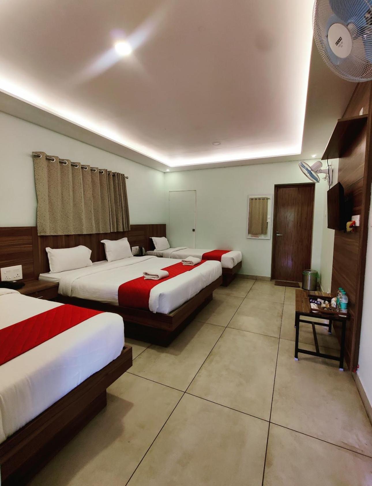 Hotel 100 Oaks Estate Yercaud Esterno foto