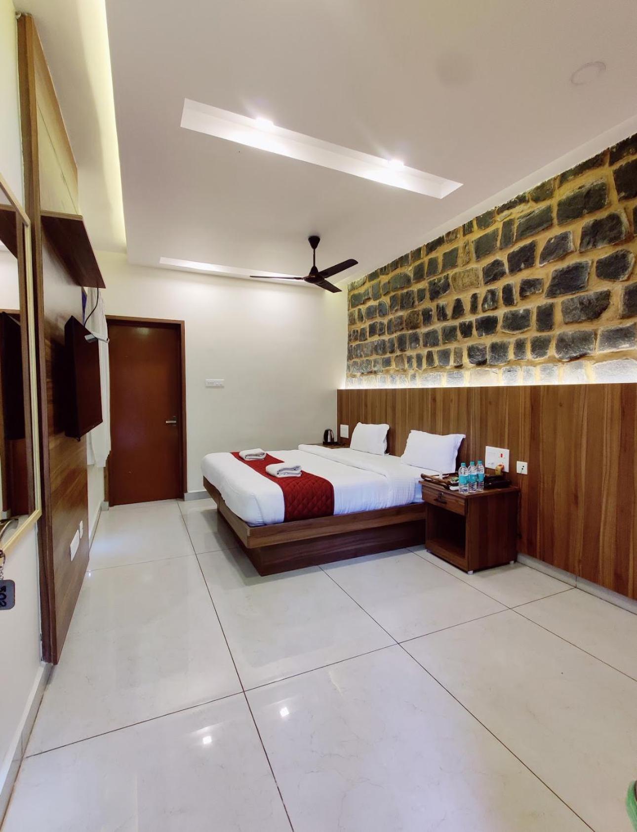 Hotel 100 Oaks Estate Yercaud Esterno foto
